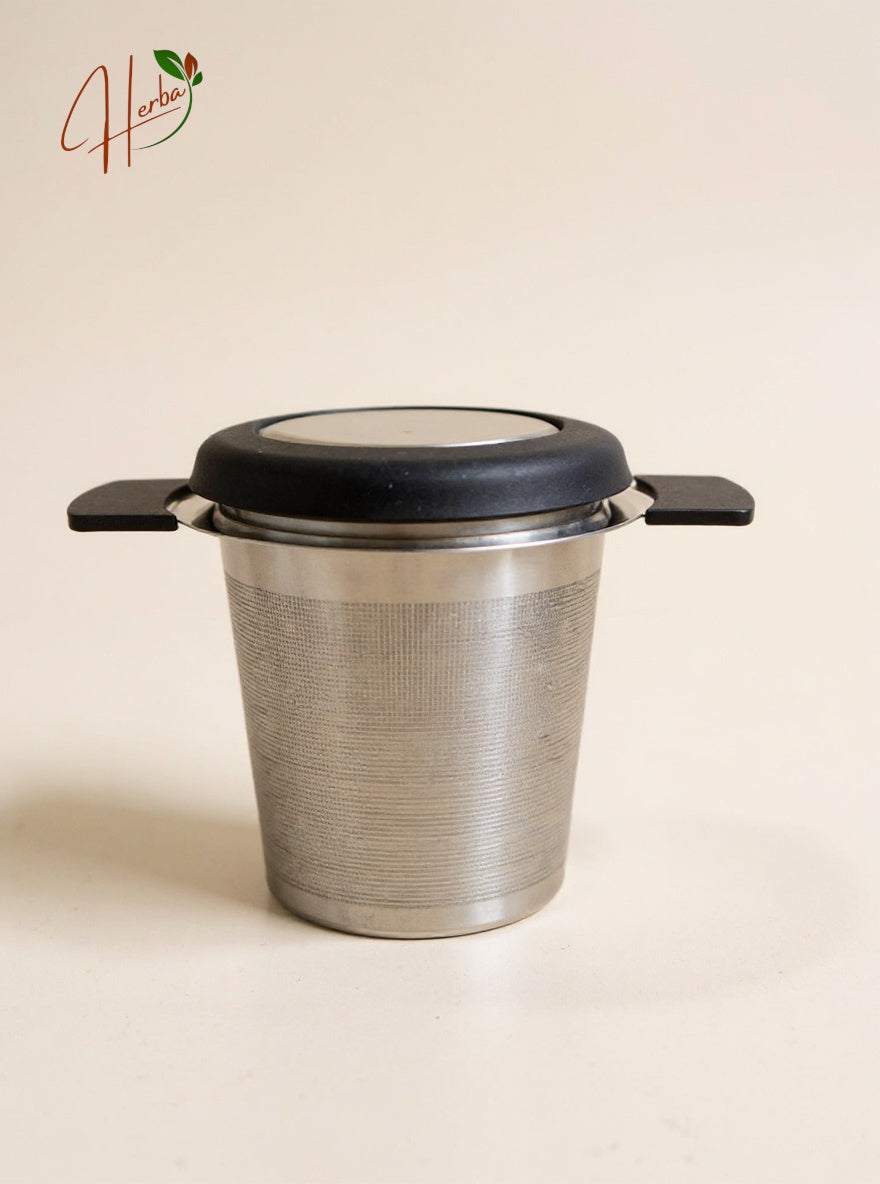 Stainless steel tea strainer with silicone handles