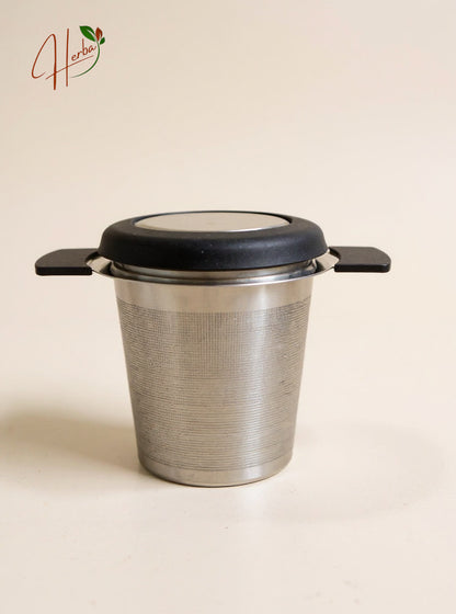Stainless steel tea strainer with silicone handles