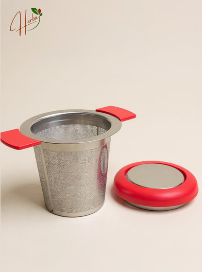 Stainless steel tea strainer with silicone handles